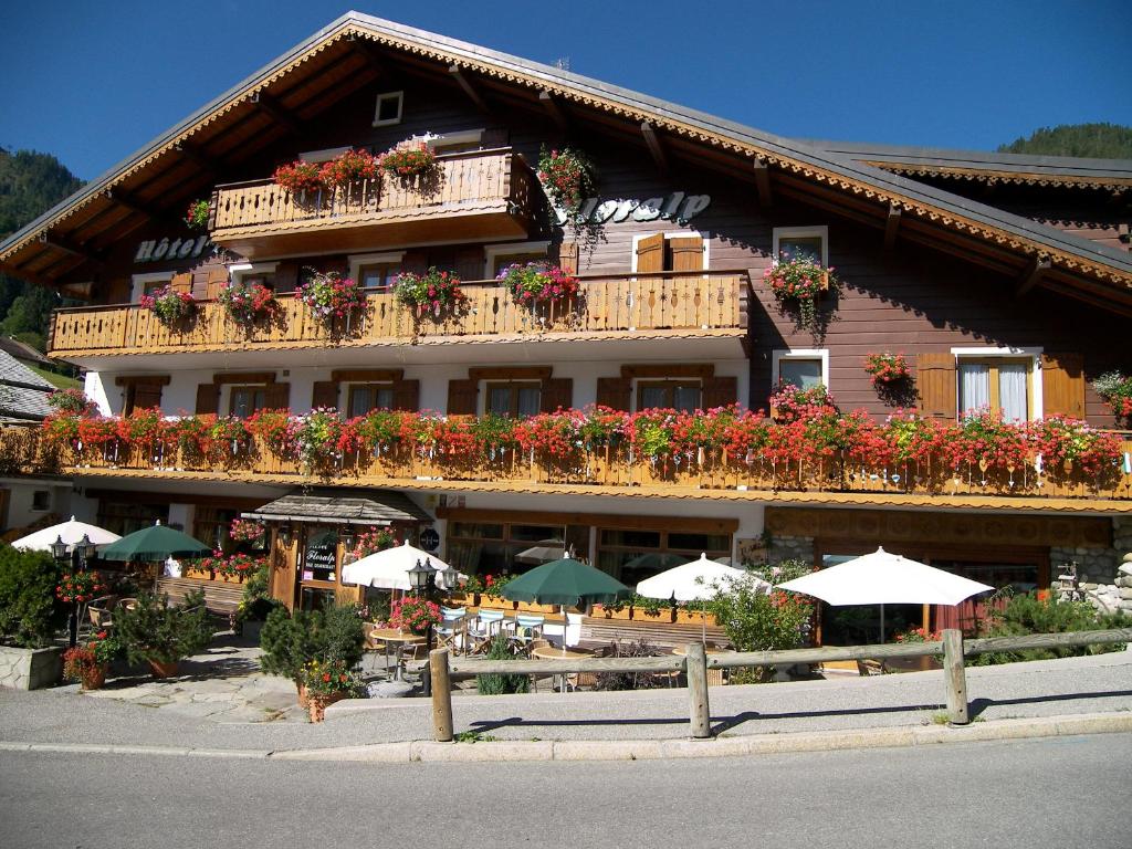 Gallery image of Hotel Floralp in La Clusaz