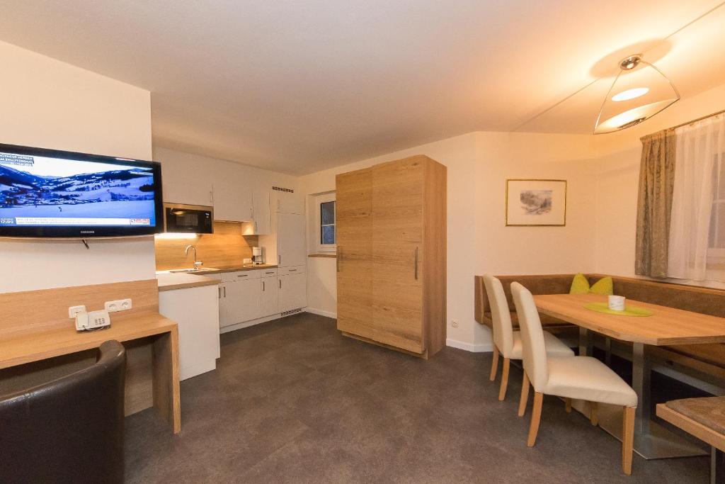 Kuchyňa alebo kuchynka v ubytovaní Landhotel Oberdanner