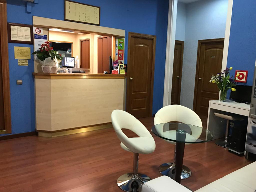Kuchyň nebo kuchyňský kout v ubytování Hotel Pelayo