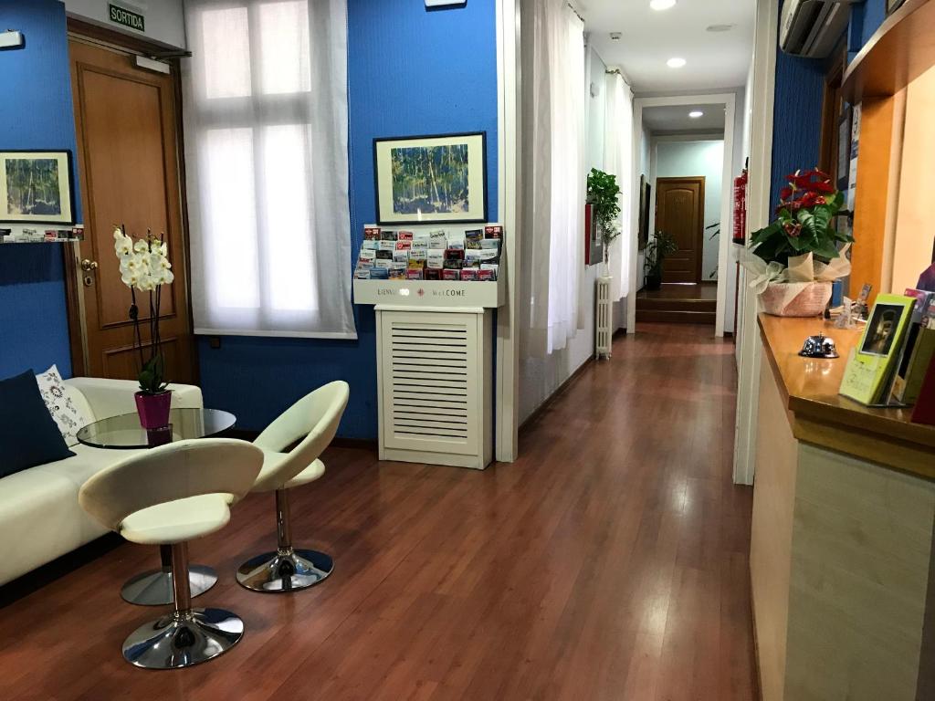 TV a/nebo společenská místnost v ubytování Hotel Pelayo