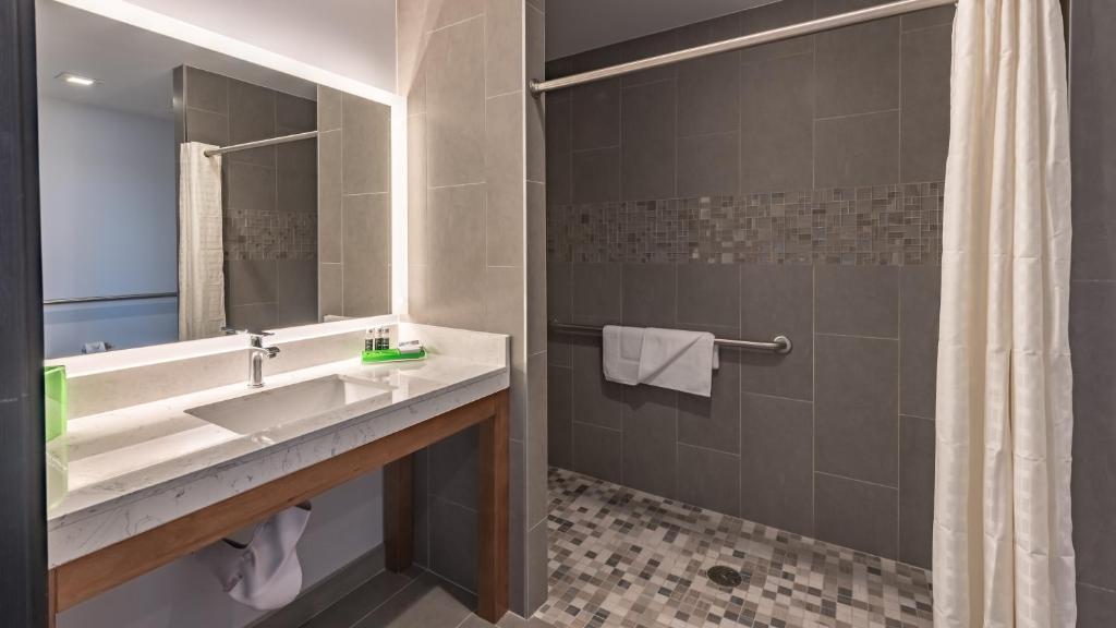 Lexen Hotel - North Hollywood Near Universal Studios photo