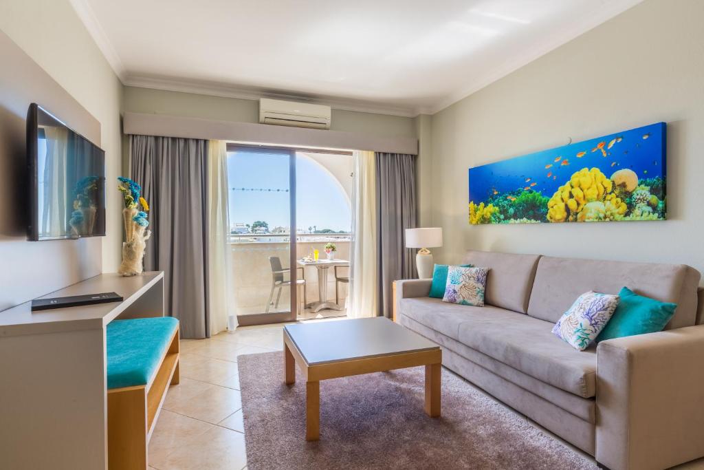 
One-Bedroom Apartment with Pool View
