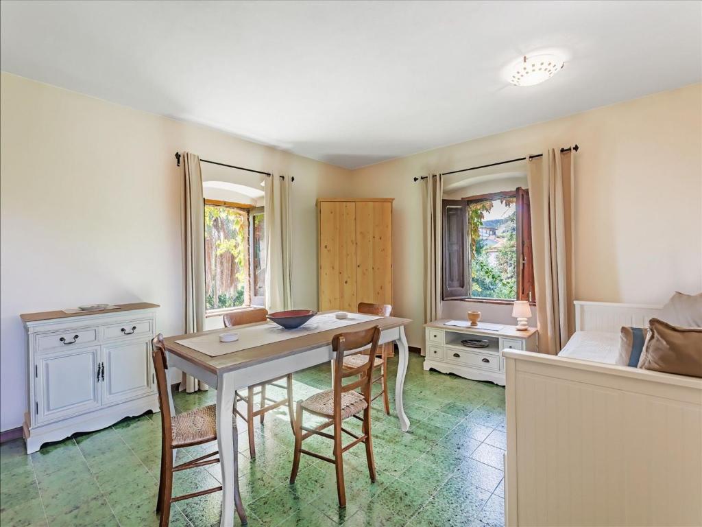 A seating area at Santa Caterina Coastal Villa