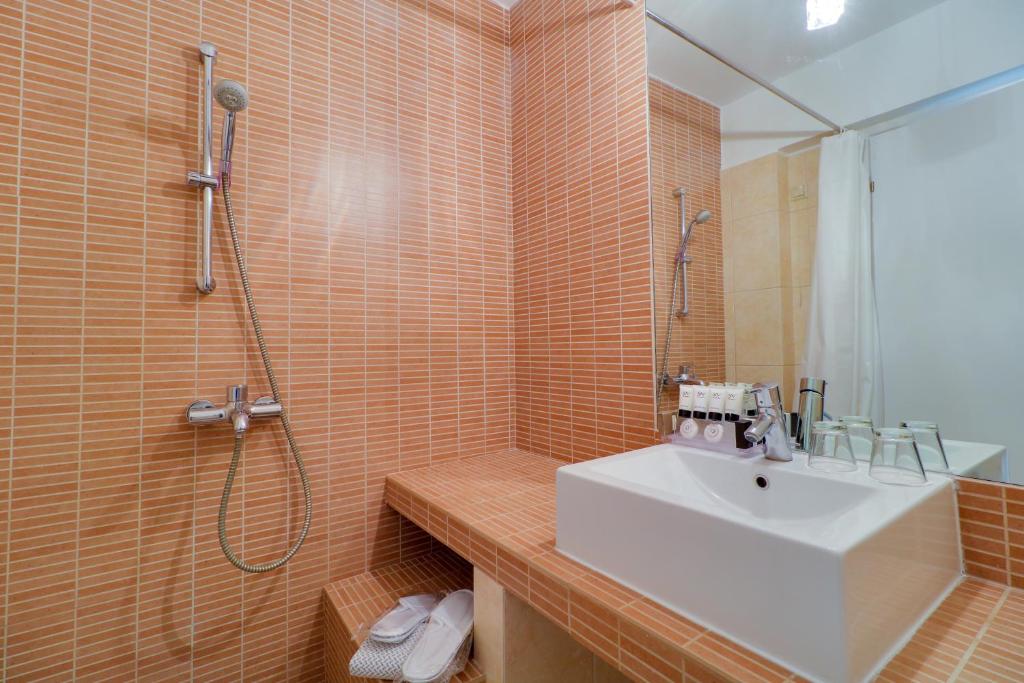 Palace Hotel Glyfada - Resim 41