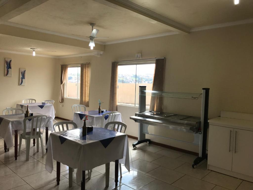 Kuchyň nebo kuchyňský kout v ubytování JSA Hotel