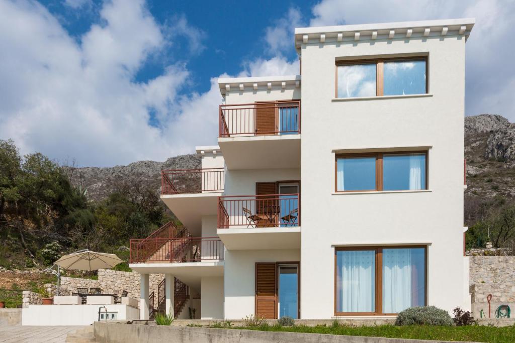 Výhľad na hory alebo výhľad na hory priamo z apartmánu