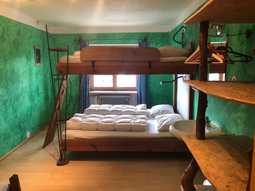 Postel nebo postele na pokoji v ubytování Schiff Bihlerdorf - Hostel