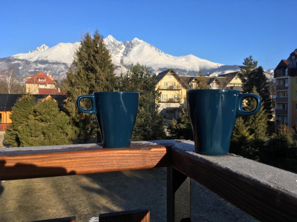 A general mountain view or a mountain view taken from Az apartmant