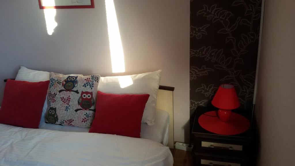 Postel nebo postele na pokoji v ubytování Apartmani RALE rooms