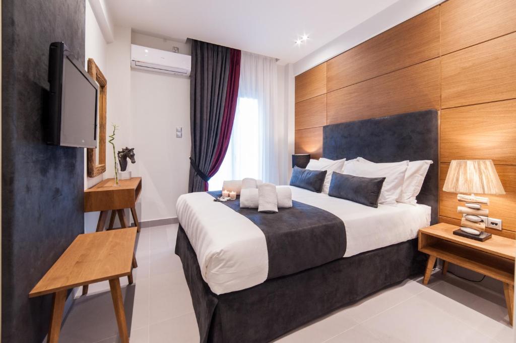 Acropolis View Deluxe Penthouse & Luxury Apartments - Deluxe Boutique Apartment With Backyard View