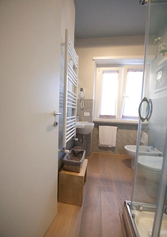 A bathroom at Quartopiano Guesthouse