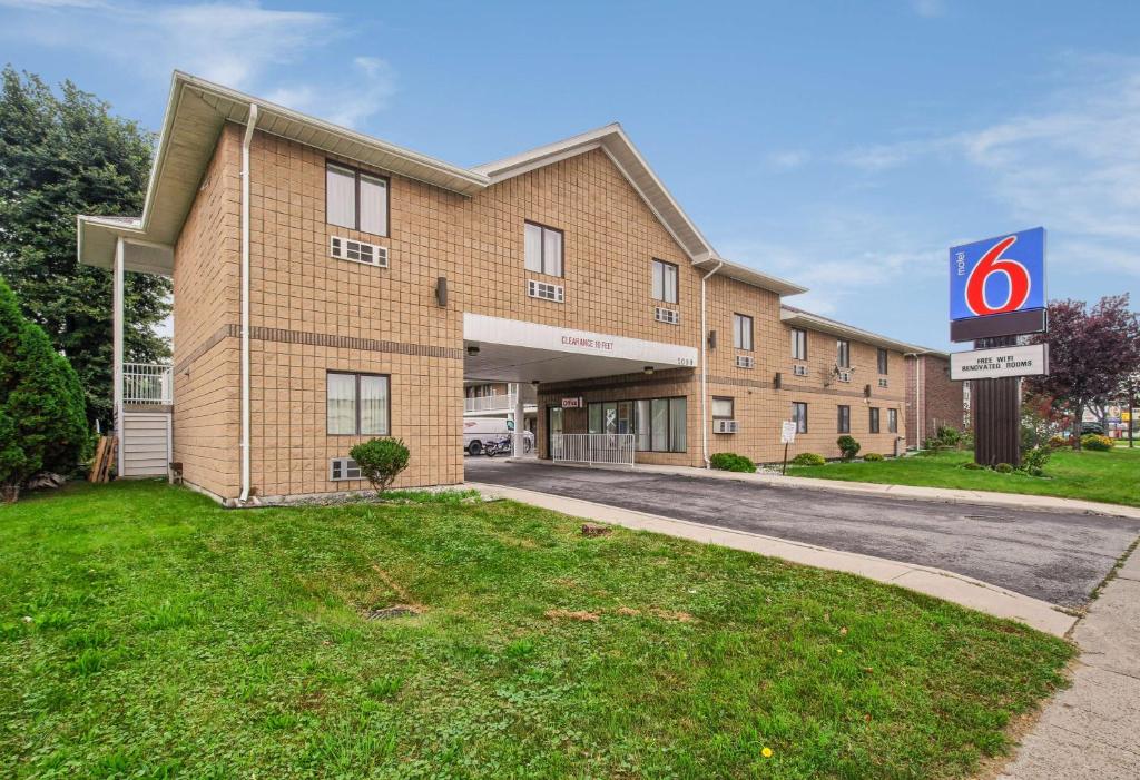 Motel 6-Windsor, ON