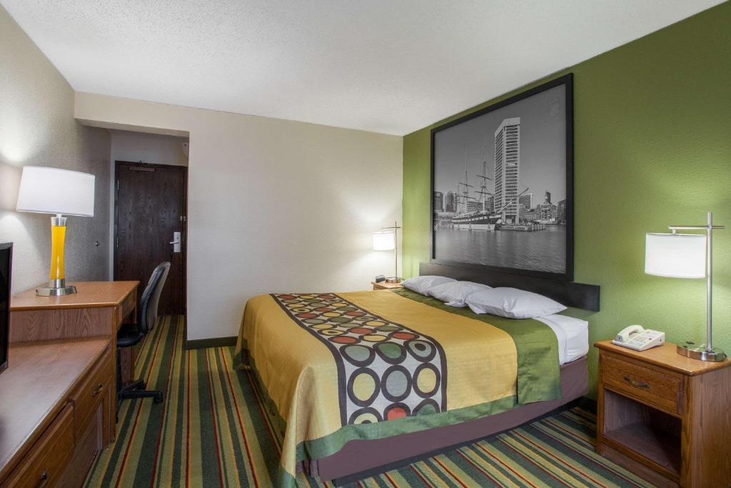Super 8 by Wyndham College Park Wash DC Area - Habitación Con Cama Extragrande - No Fumadores