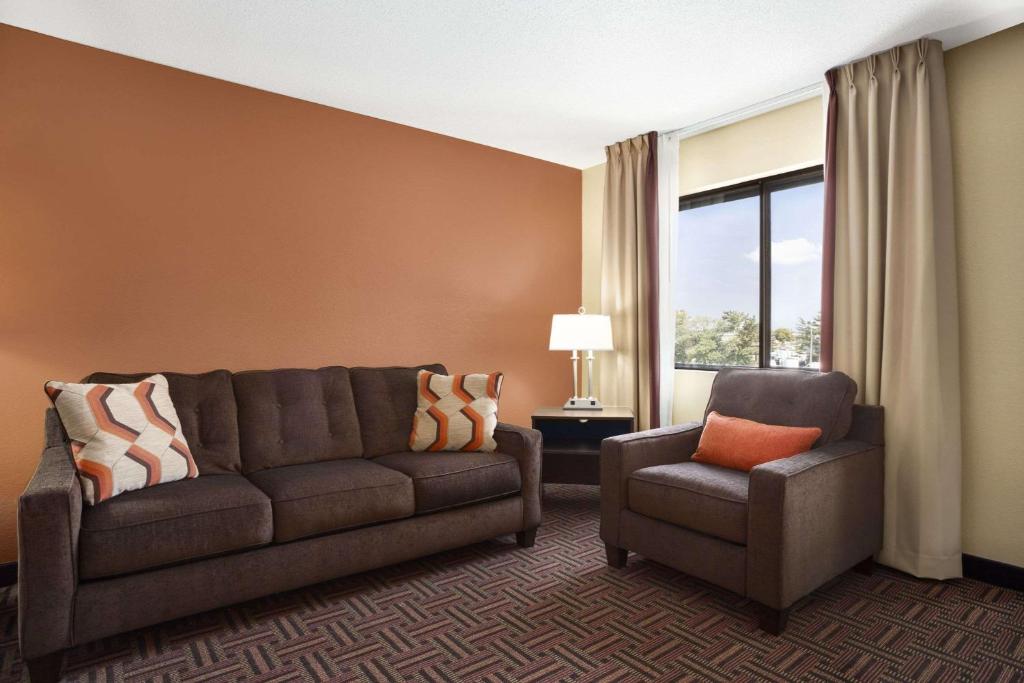 Super 8 by Wyndham Carbondale - 1 Kingsize Bed, Studiosuite, Niet-roken