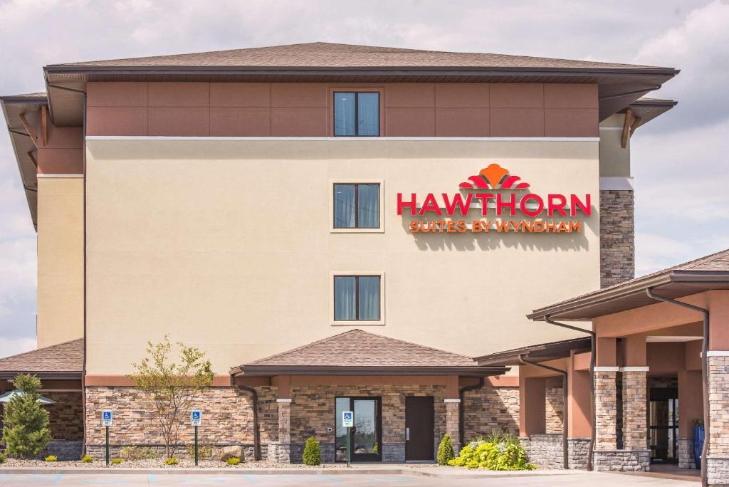 a front view of a hampton inn at Hawthorn Extended Stay by Wyndham Saint Clairsville in Saint Clairsville