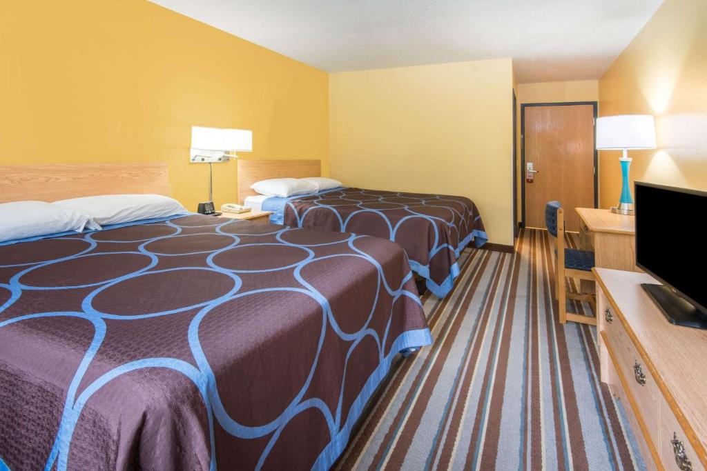Super 8 by Wyndham Medina - Habitación Con 2 Camas Grandes - No Fumadores