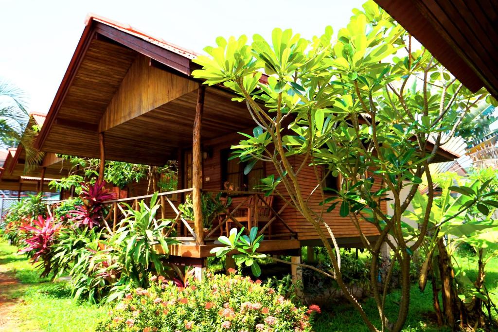 Bangrak Pier Bungalow View