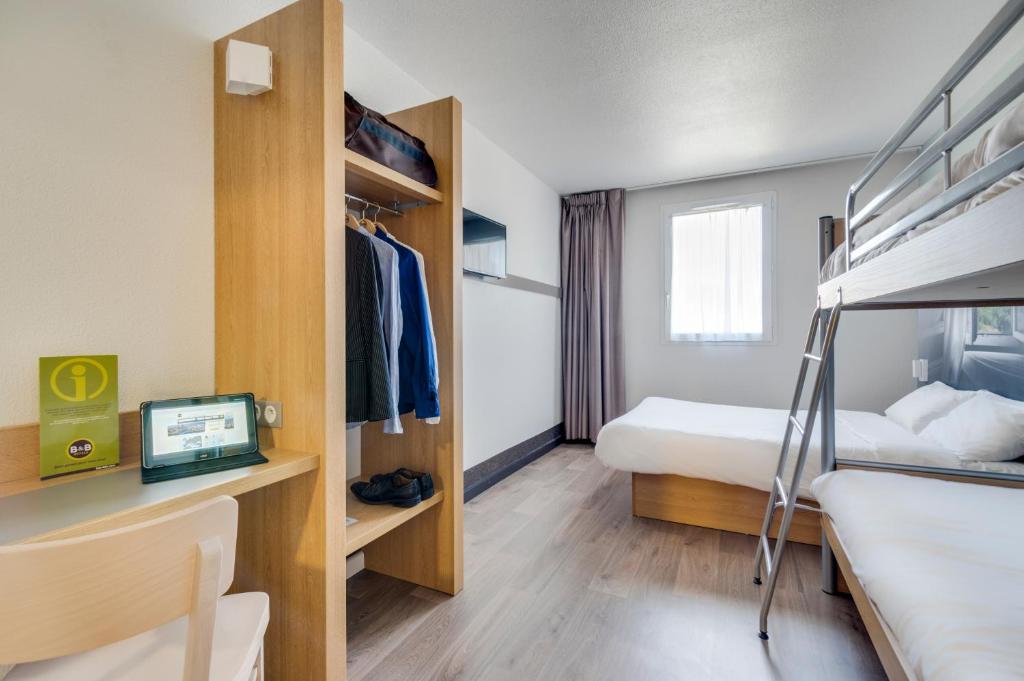 Postel nebo postele na pokoji v ubytování B&B HOTEL Brignoles