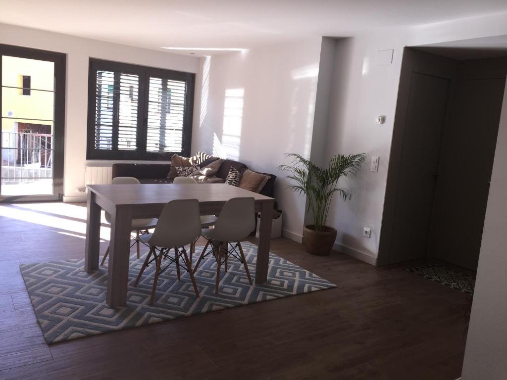 Posedenie v ubytovaní APARTAMENTO CÉNTRICO EN OLOT