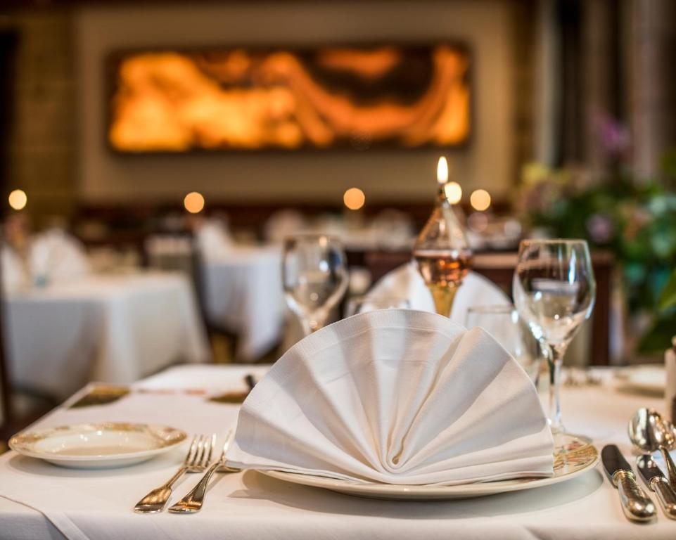 Restoran või mõni muu söögikoht majutusasutuses Hotel Brimer