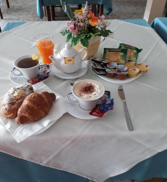 Jídlo v hotelu nebo okolí