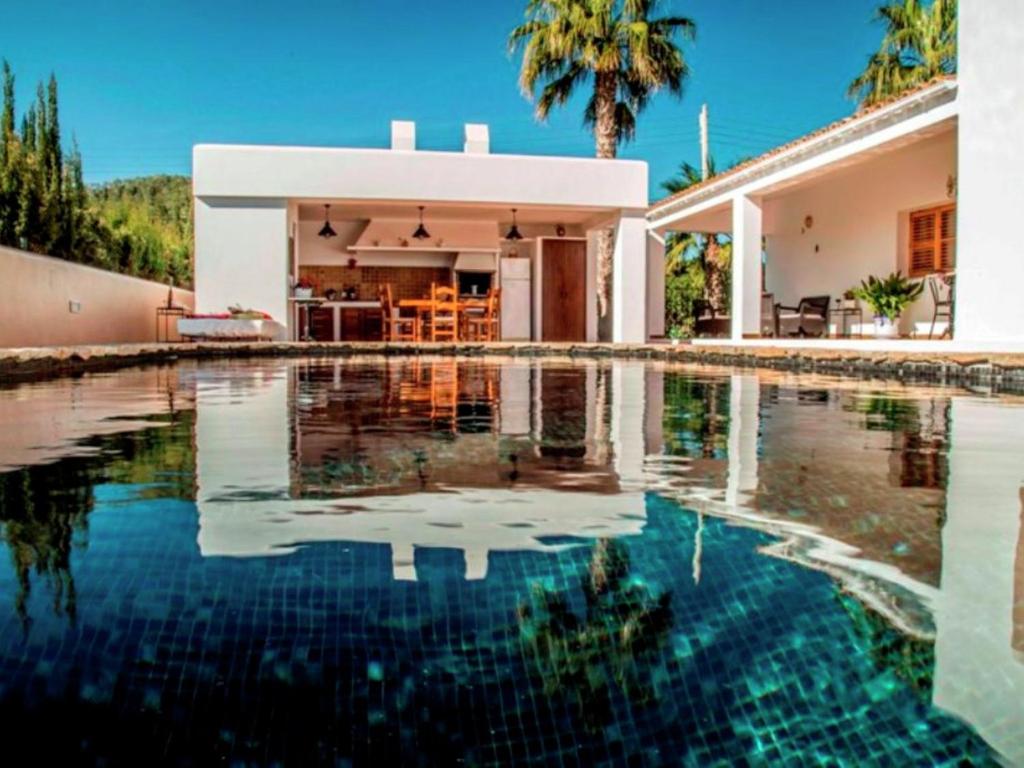 Ideally located villa with pool a (España Sant Jordi ...