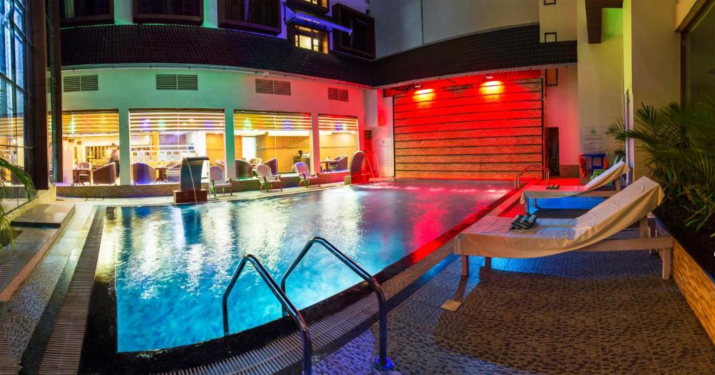 Bazén v ubytování Hill Palace Hotel & Spa nebo v jeho okolí