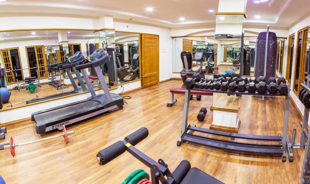 Fitness centrum a/nebo fitness zařízení v ubytování Hill Palace Hotel & Spa