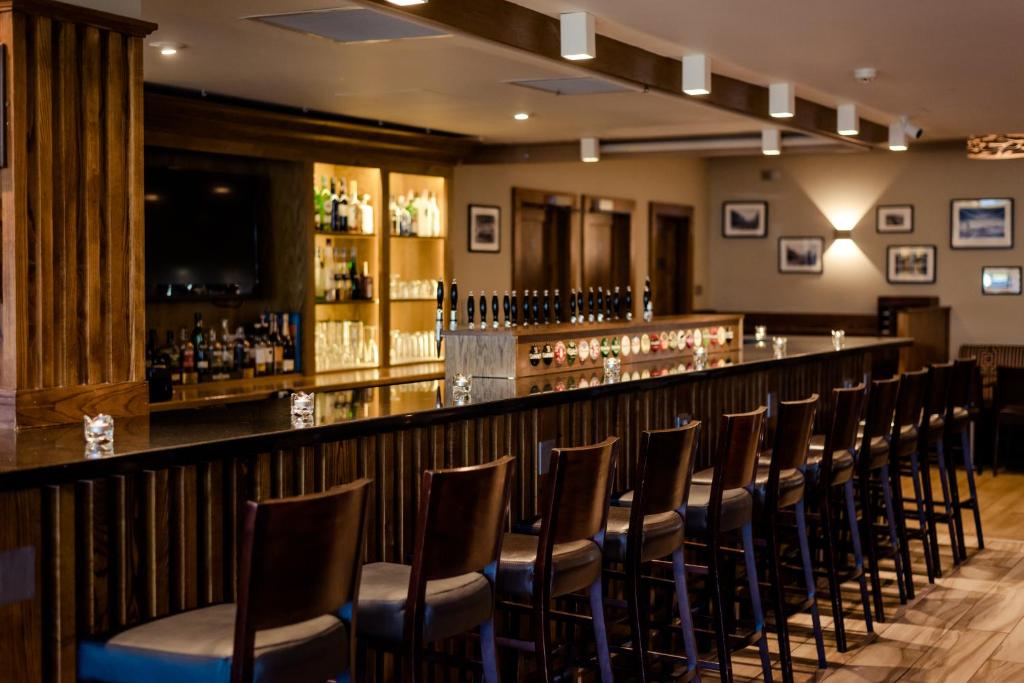 Lounge nebo bar v ubytování Rochestown Lodge Hotel