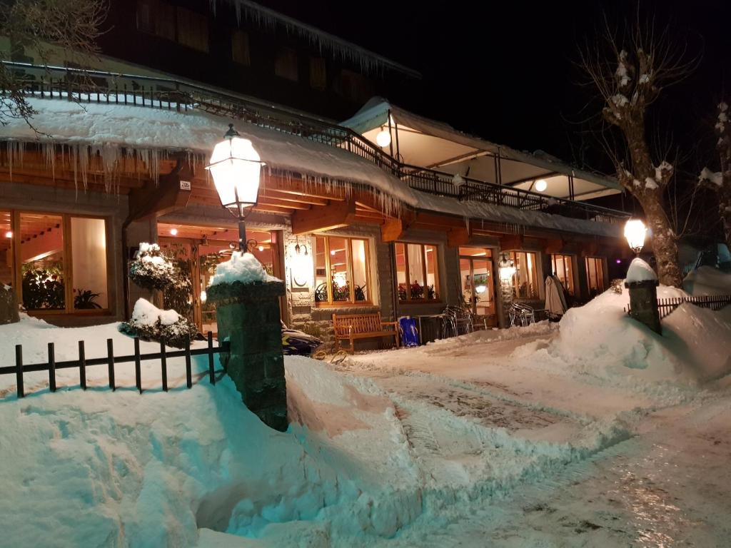 Hostia v ubytovaní Albergo Ristorante Il Laghetto