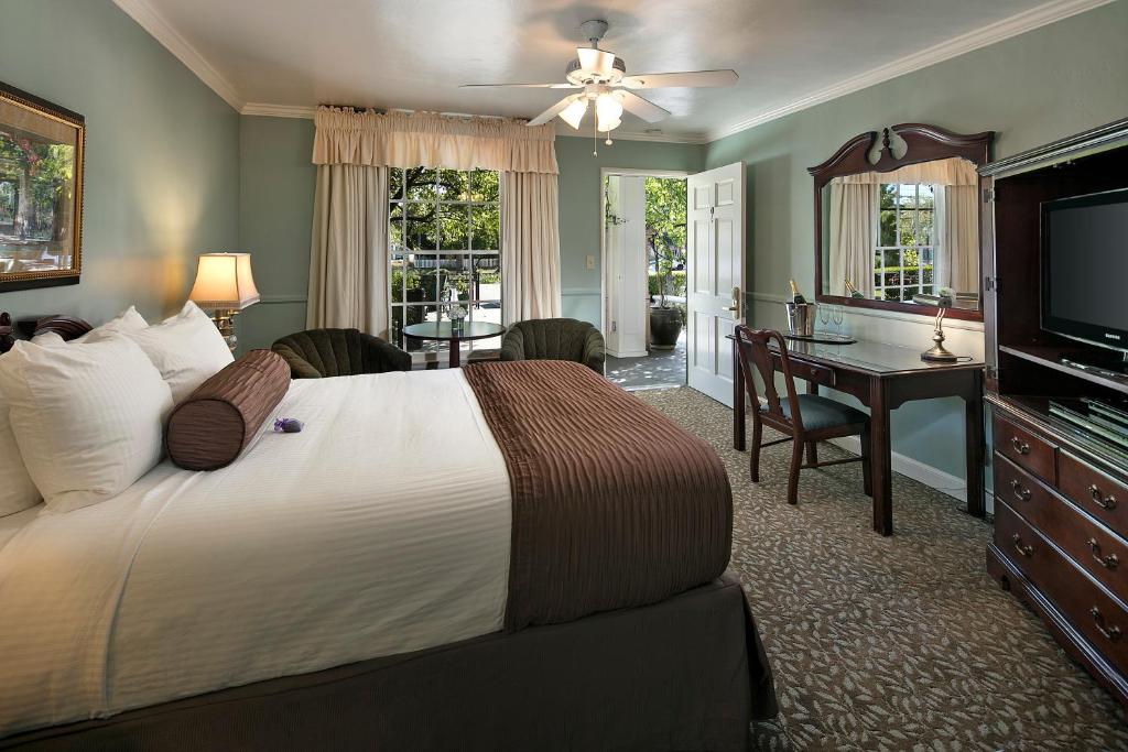 Lavender Inn by the Sea - Sala King Standard