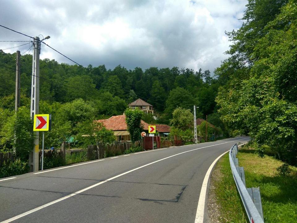 Pensiunea Medeea - Housity