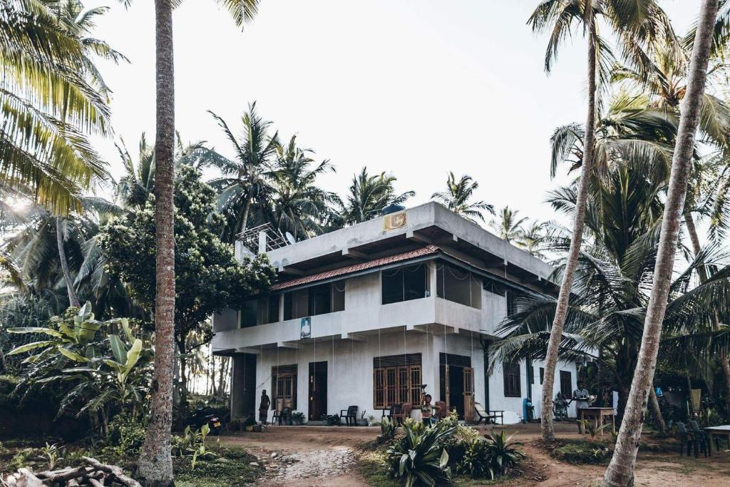 Surf Home Stay Hiriketiya - Housity