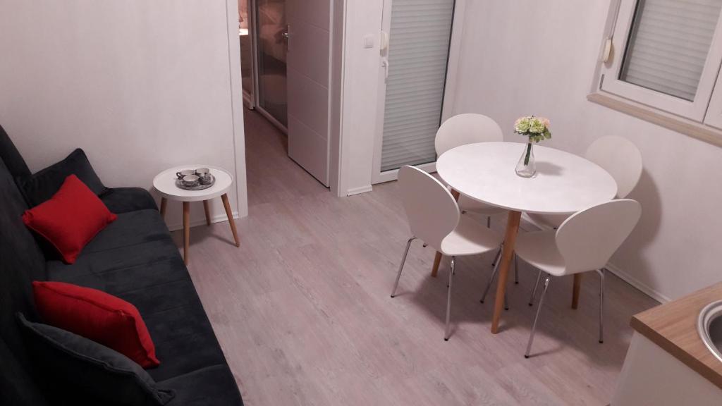 Posedenie v ubytovaní Apartment Sano