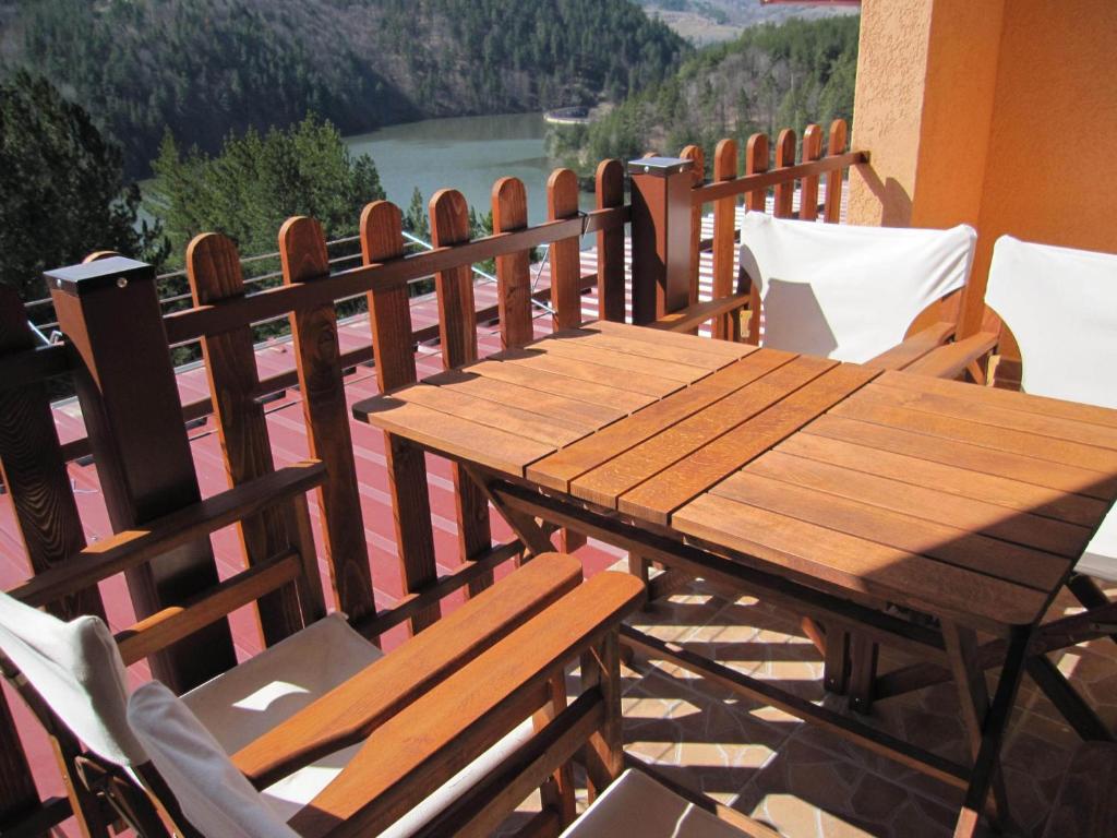 VIP Hotel Berovo - Apartments - Standard Triple Room