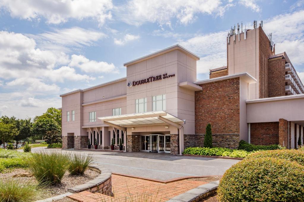 DoubleTree by Hilton Hotel Raleigh - Brownstone - University