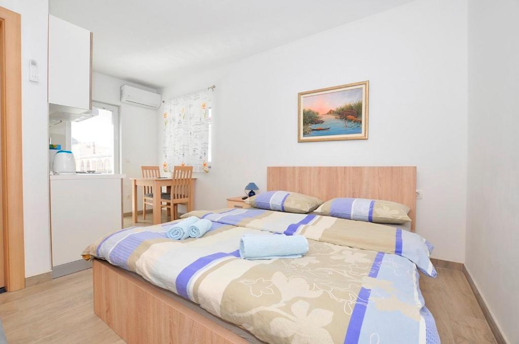 Apartments Valentino - Apartamento Con Balcón
