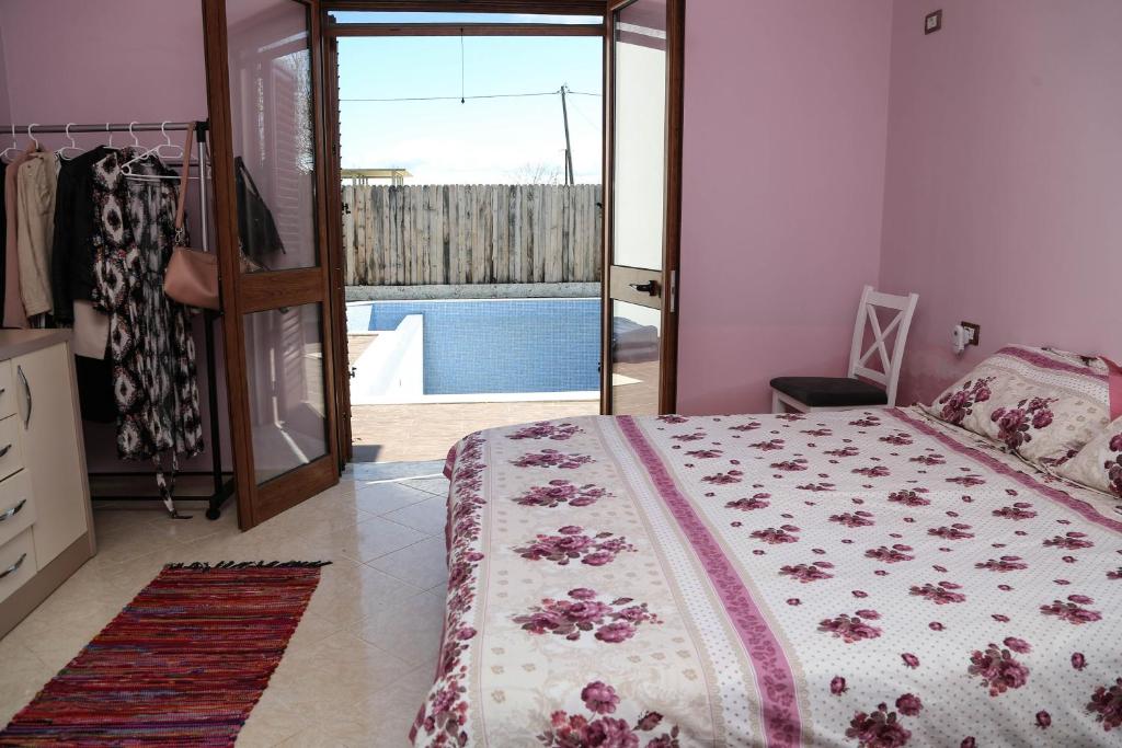 Holiday Home 2 Palma - Image 2