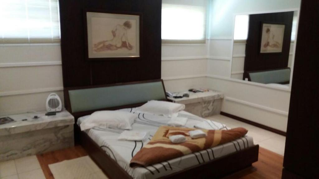  Heru's Motel