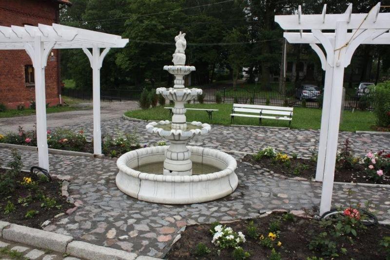 Vonkajšia záhrada v ubytovaní Zajazd Eljan-Centrum Noclegowe