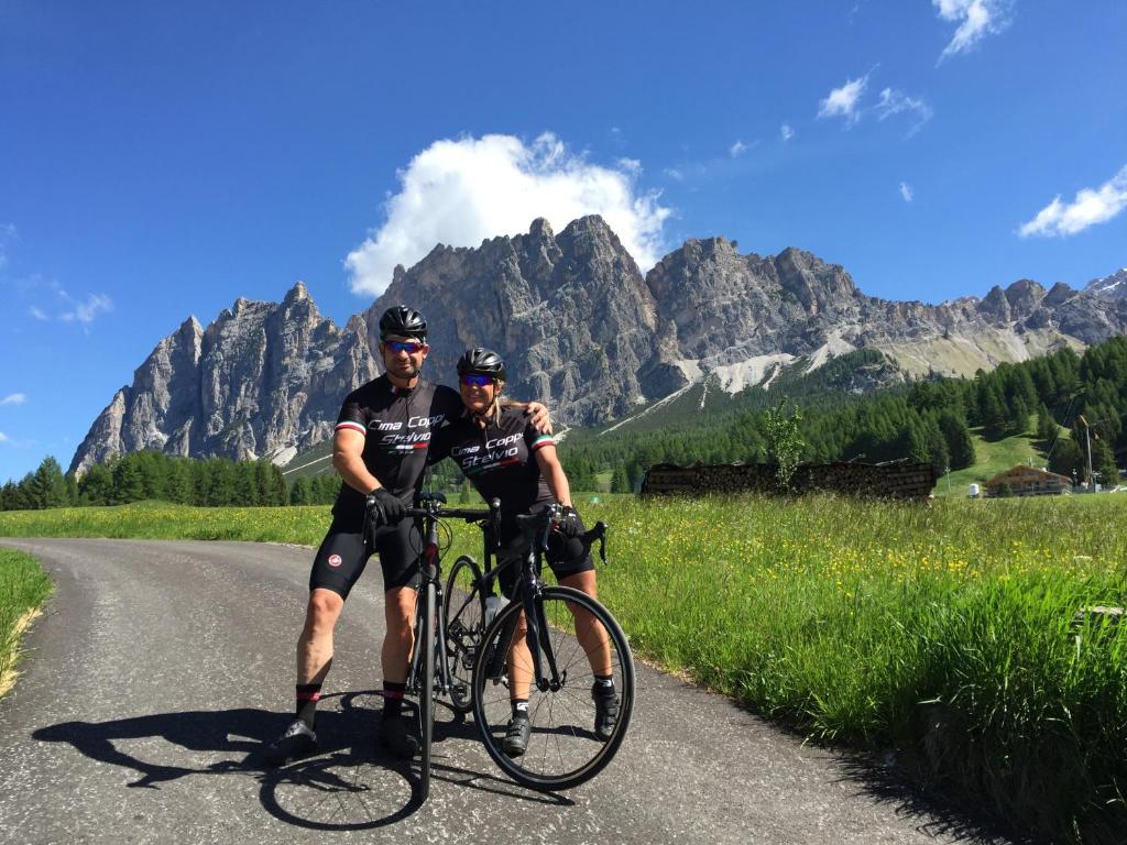 Rowery dostępne w obiekcie Boutique Hotel Villa Blu Cortina D'Ampezzo lub w pobliżu