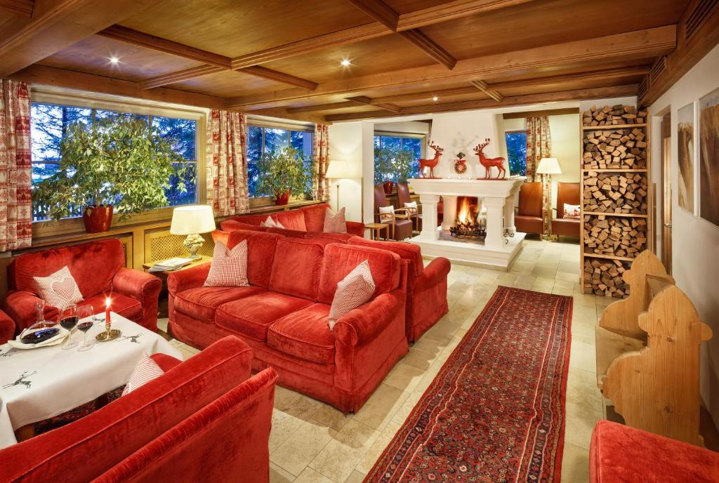 Posezení v ubytování Hotel Lech & Residenz Chesa Rosa