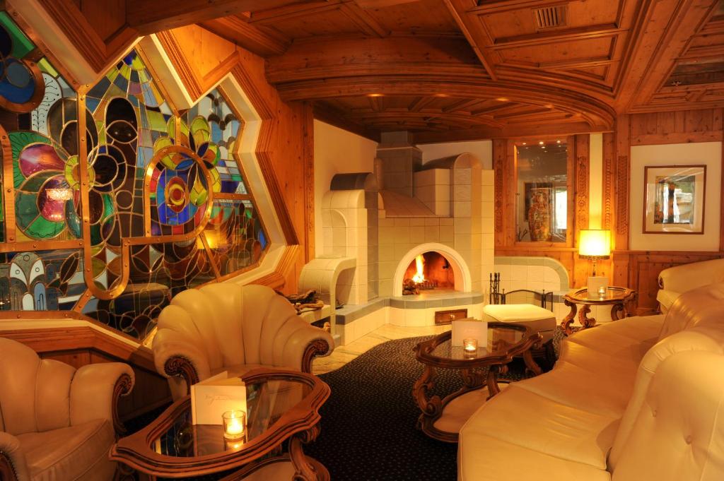 Posezení v ubytování Hotel Vier Jahreszeiten
