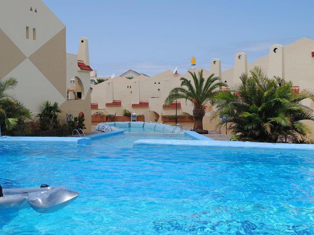 Bazén v ubytování Amazing holidays in Tenerife with wifi nebo v jeho okolí