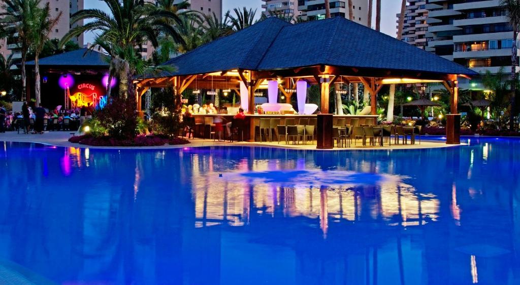 Piscina en o cerca de Sol Principe