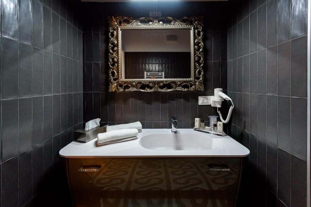 Koupelna v ubytování Marie Claire Apartments & Spa