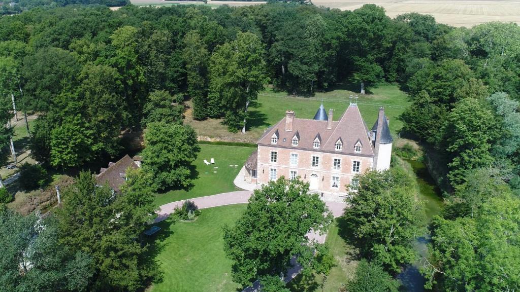 Et luftfoto af Manoir de la Camusière