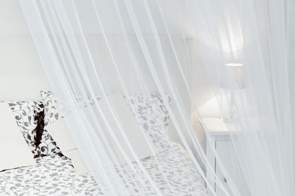 BBHOME Trastevere station white chic apartment - Apartment - Ground Floor