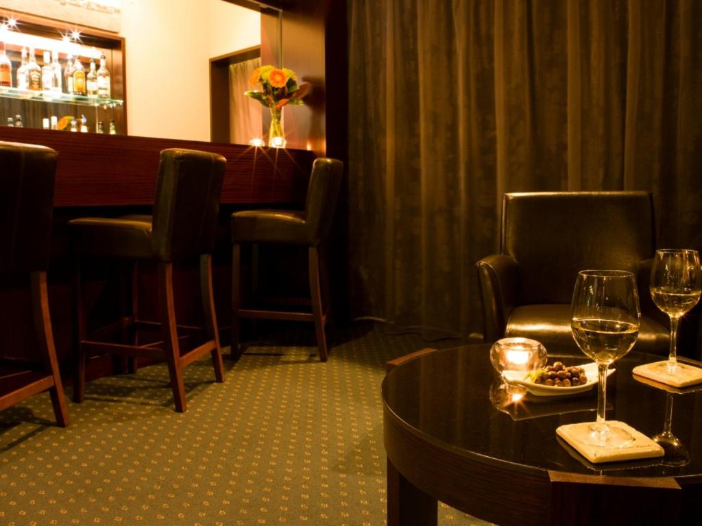 The Crown Hotel - Resim 18