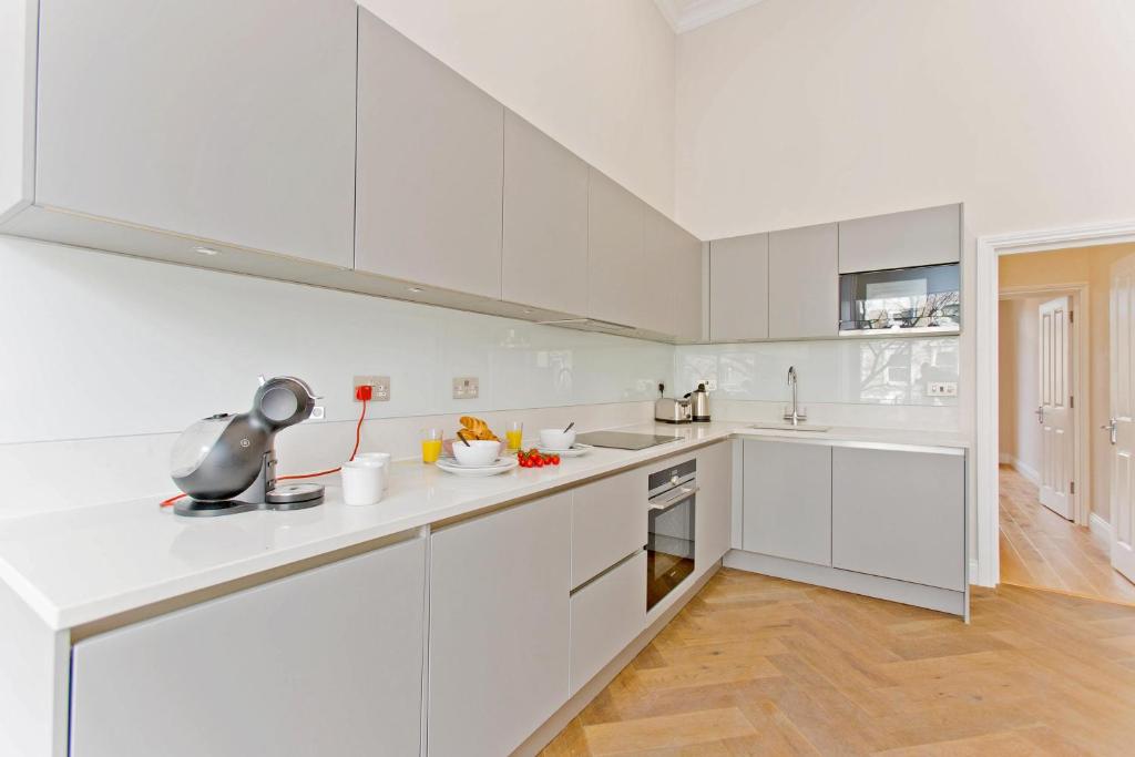 Flat 4, Cromwell Road 1 Bedroom Apartment with Balcony